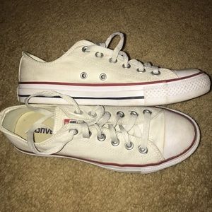 Converse low rise tennis shoes